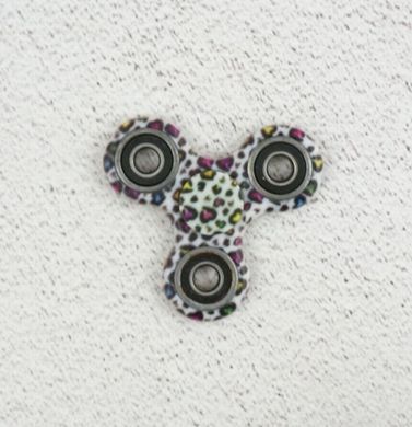 Спіннер Tri Fidget (Кольоровий Серця)