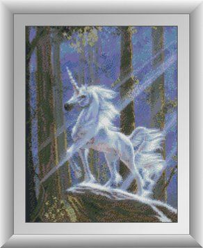 Алмазна мозаїка Єдиноріг в лісі Dream Art (DA-30621) 38 х 49 см фото інтернет-магазину Raskraski.com.ua